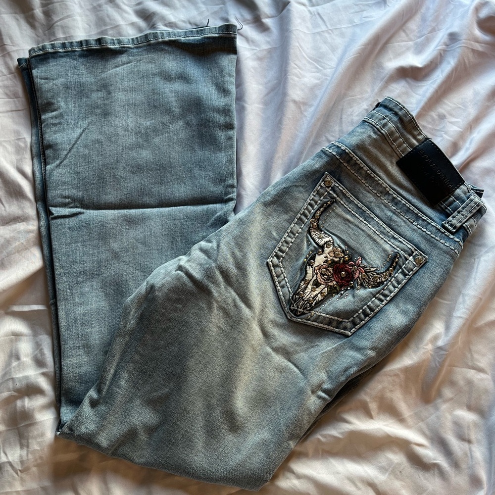Stylish Blue Jeans with Embroidered Detail size 9